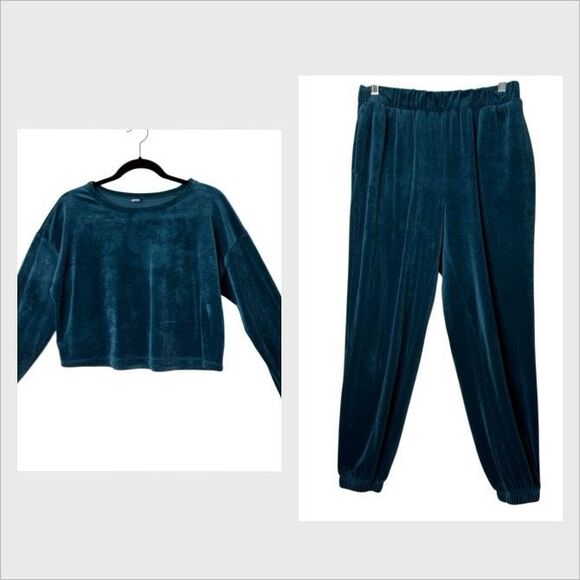 Old Navy Green Velour Cropped Sweatshirt and Jogger Pants Sz S  Cozycore, Soft - Picture 1 of 15